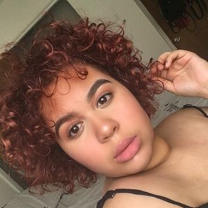 Meet your Posher, Andreamary